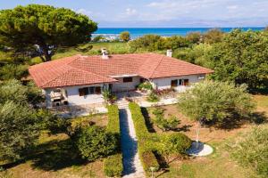 Koustas' House by Corfu Stay Solutions, Roda