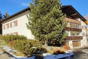 Apartment Chesa Suot Rövens by Interhome, Samedan