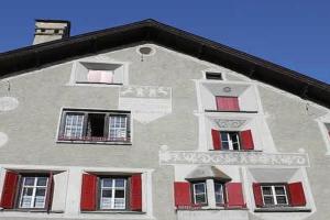 Apartment Chesa Dusch by Interhome, Samedan