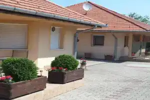 Holiday Home Hochwertiges Steffi mit Terrasse by Interhome, Balatonbereny