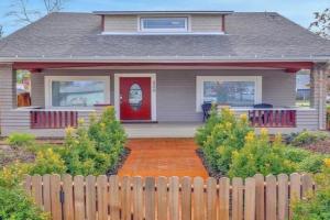 Home Squared-Downtown with Fire Pit Guest house, Paso Robles