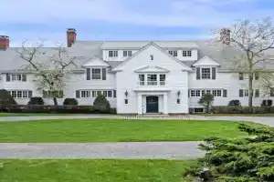 Cranberry Hill | 9 BR 22 Acre Estate | Sleeps 24 Guest house, Gloucester