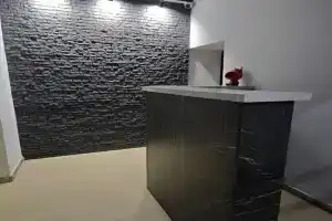 Apartamenty s kinozalom v tsentre, Aqtobe