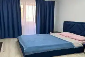 V samom tsentre ZhD vokzal vse ryadom Apartments, Uralsk