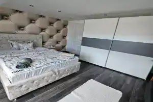 Luxus Apartman, Szombathely