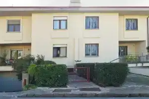 La casa dei libri, Bastia Umbra