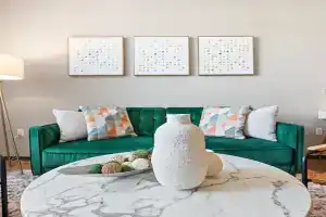 Modern 2BR/2BA in Pool & Gym Apartments, Irvine