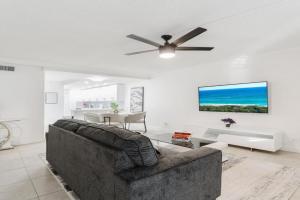 Luxury Waterfront Boca with Pool, Hot Tub and Boat Views Apartments, Boca Raton