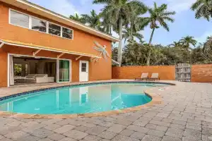 Family Pool Home With Guesthouse, Fort Myers