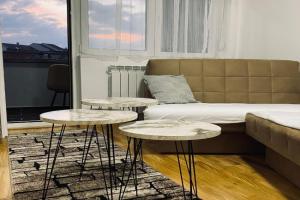 JK apartman, Kraguyevats