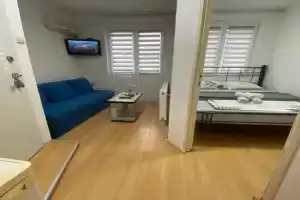 Apartmani Centar, Chabats