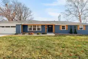 Heated Pool, Sleeps 12, World Cup, Family Rental Guest house, Overland Park