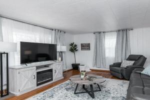 2 Bedroom Home Away From Home, Rochester