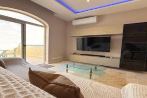 Panoramic View Penthouse With Dual Terraces, Xaghra