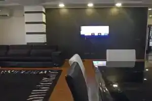 2kom v tsentre goroda TsUM Apartments, Bishkek