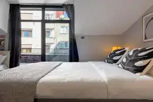 Central 4-Bedroom House with Private Terrace and 2 Bathrooms, Istanbul