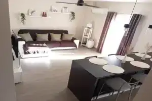 Profumo di casa 2, Lascari