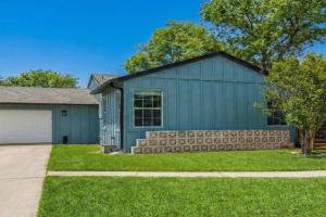 2BR Gem with Outdoor BBQ Near Bay Guest house, Corpus Christi