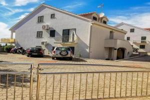 Apartments with swimming pool - Brac - 24929, Milna
