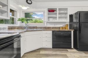 Quiet & Cozy home in Guest house, Green Bay