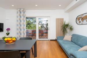 YourHome - Lady Lucy Holiday Home, Meta