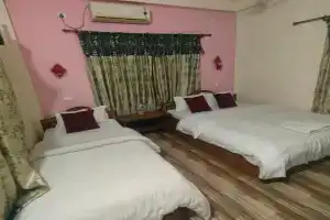 Moonlight Guest House And Restaurant, Sauraha