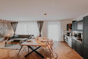 Exclusive penthouse apartment with balcony & parking, Mannheim