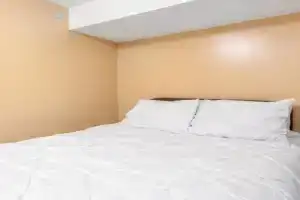 2 BR Luxe Lower Level Seperate Entrance Guest house, Ottawa