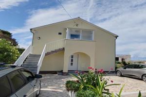 Apartments with parking space, - 25086, Lopar