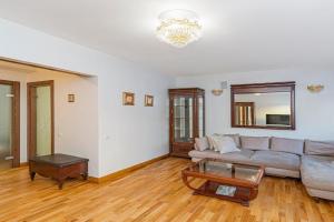 Antique apartment by Polo Apartments, Kaunas