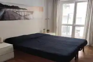 Spacious room in three-room apartment a stones throw from the M1, Sesto San Giovanni
