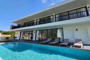 Luxury Beachfront Pool Villa in Koh Phangan 2BR, Direct Beach Access, Thong Sala