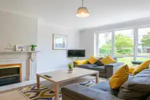 Spacious 4 Bedroom Apartment in City, Limerick