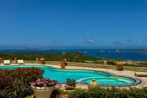 Panoramic Villa With View And Heated Pool, Cannigione