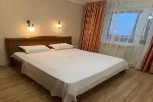 3-h komnatnaya Apartments, Pavlodar