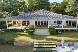 Zourite Villa, Mak