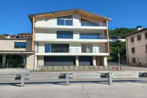 Riflessi sul lago Antico Fienile Apartments, Baselga di Pine