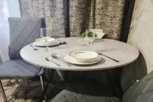 Otlichnaya ZhD vokzal Konsulstvo KAZIITU Apartments, Uralsk