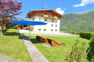 Appartamento Maria Rosa Apartments, Commezzadura