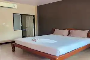โรงแรมสิริพรชัย Hotel, Takua Pa