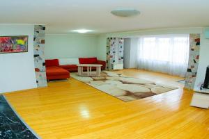Apartment On Krylova 66, Ust'-Kamenogorsk