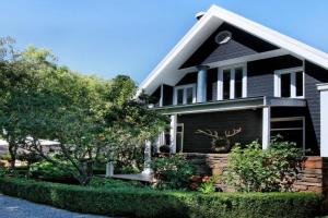 Park Avenue - architecturally designed villa, Daylesford