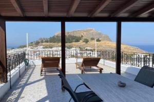 Jacks Studios, Lindos