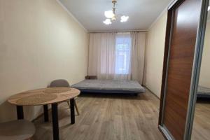 Tsentr mista studiya, poblizu ZhD vokzal, Starobazarniy skver, Deribasivska Apartments, Odessa