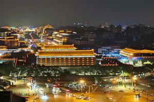 Stylish Homestay Balcony Viewing Ancient XiAn Bell Tower and City Wall, Xi'an