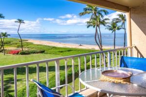 Menehune Shores #425 Panoramic Ocean View, Pool/BBQ area, Full AC Great Rates Apartments, Kihei