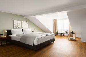 Limehome Pionierstraße Apart-hotel, Dusseldorf