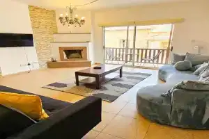 SKY Line City Rooms, 150m from Chabad Lubavitch, Larnaka