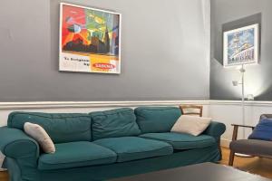 3 bedroom self check in for 7, Brussels