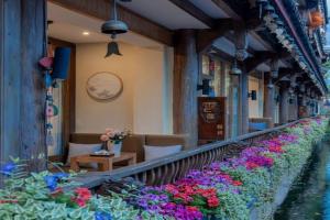 Lijiang Cloud Return Huiyi · On the Water Side Panoramic Hidden Inn (South Gate Mufu Branch), Lijiang